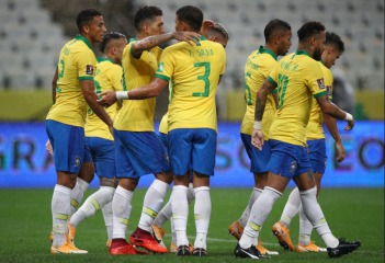 Brasil impone su ritmo ante Bolivia